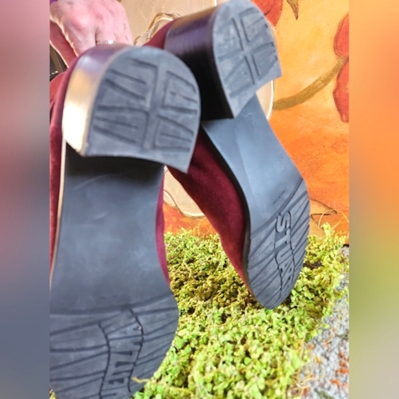 STUART WEITZMAN Merlot Wine Suede Knee High 2" Heel Slip On Elastic Back Boots 9 - Picture 14 of 15